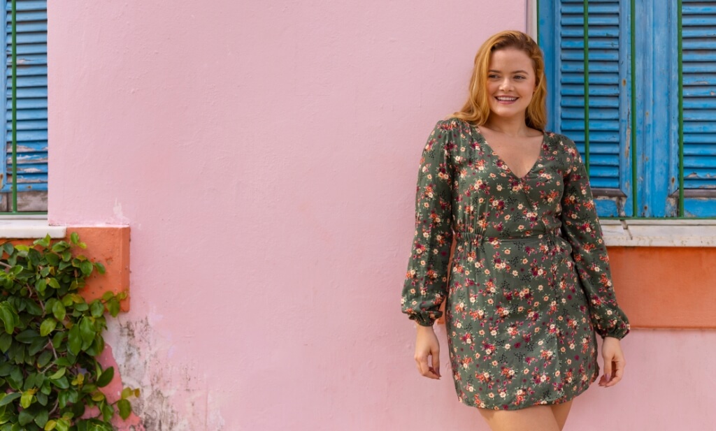 A nagyobb mellméret jolly-joker felsője a V-kivágás.